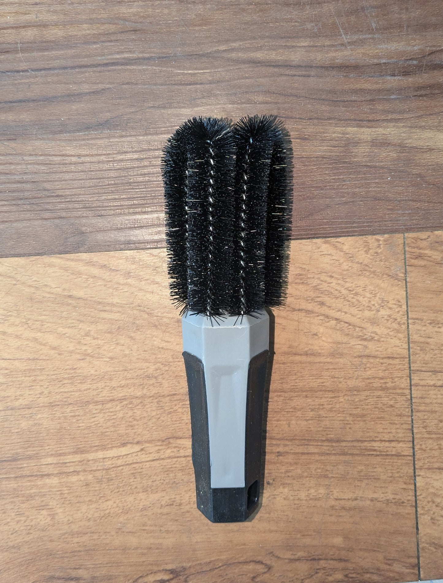 Lug Nut Brush