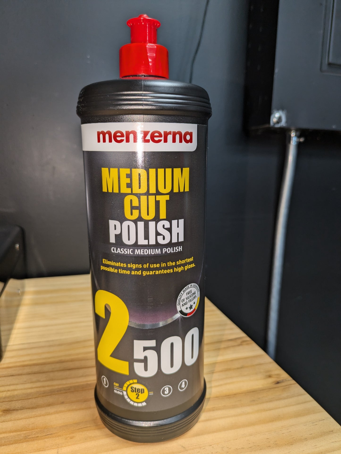 Menzerna Medium Cut Polish 2500 32oz